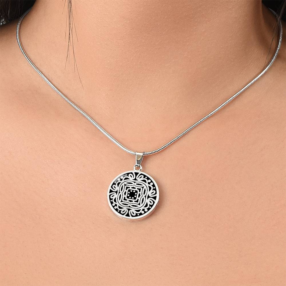 Wordala Word Mandala Necklace "HOPE" 001
